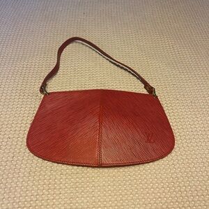 Elegant Red Textured Women's Bag